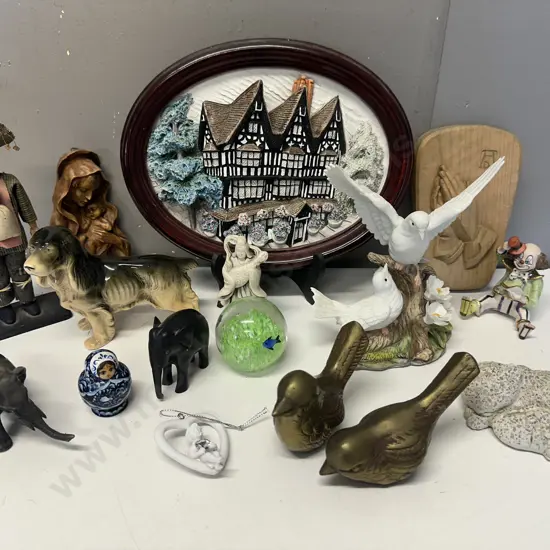 Selection Of Ornaments & Figurines