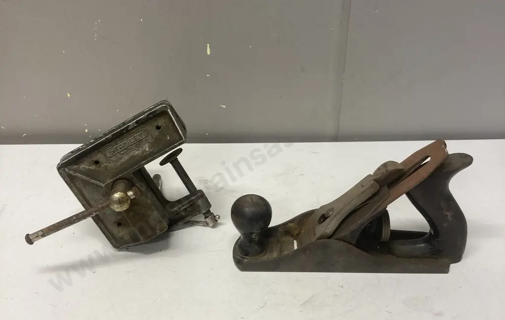Vintage Stanley No.702 Corner Vise Bench Clamp Made in England & Stanley No 3 Smoothing Plane Image 1++