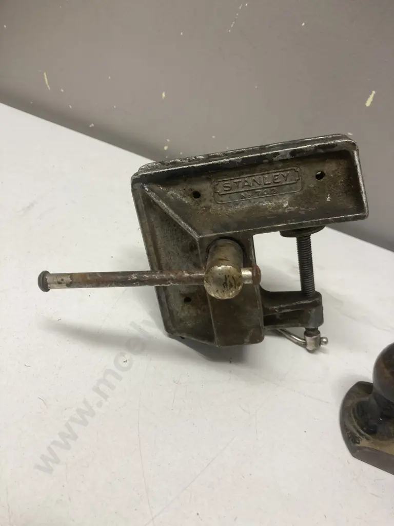 Vintage Stanley No.702 Corner Vise Bench Clamp Made in England & Stanley No 3 Smoothing Plane Image 1++