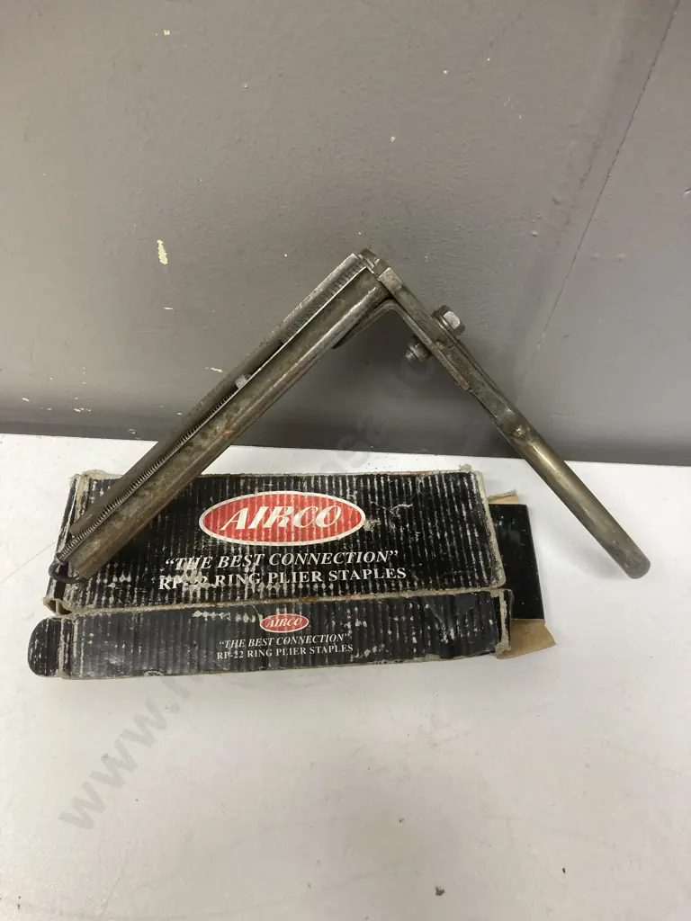 Vintage Airco Ring Pliers & RP-22 Ring Plier Staples Image 1++