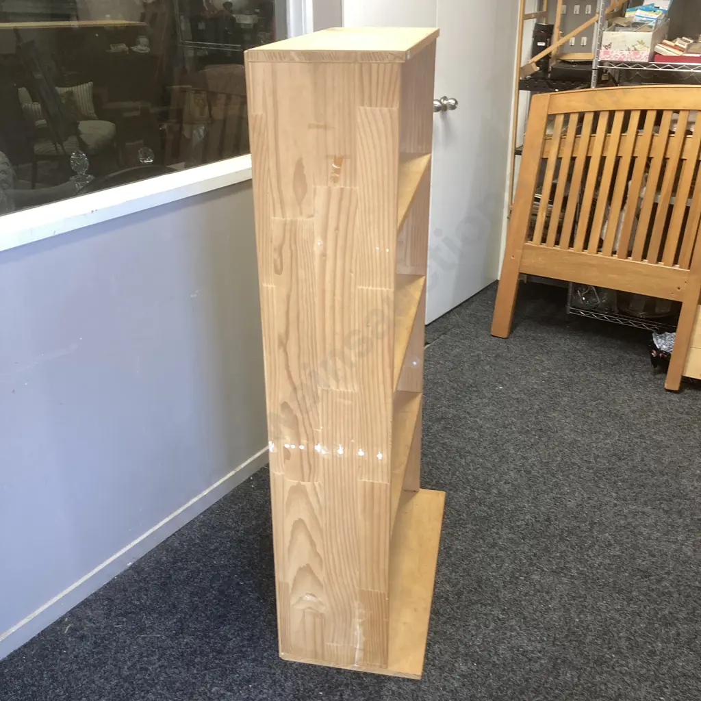 Pine 4 Shelf Bookcase. H142 W75 D28cm (36 at Base) Image 1++
