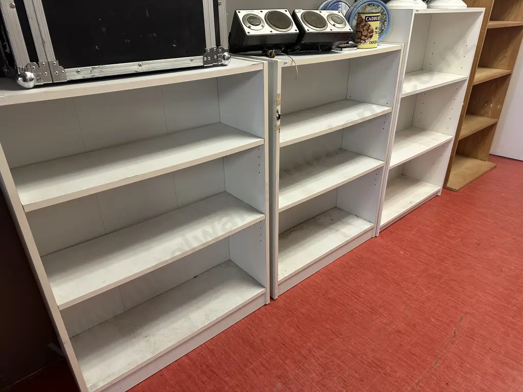 White Shelf Units x 3 With Adjustable Shelves. H107 W80 D29cm, H121 W80 D30cm, H107 W80 D29cm Image 1++