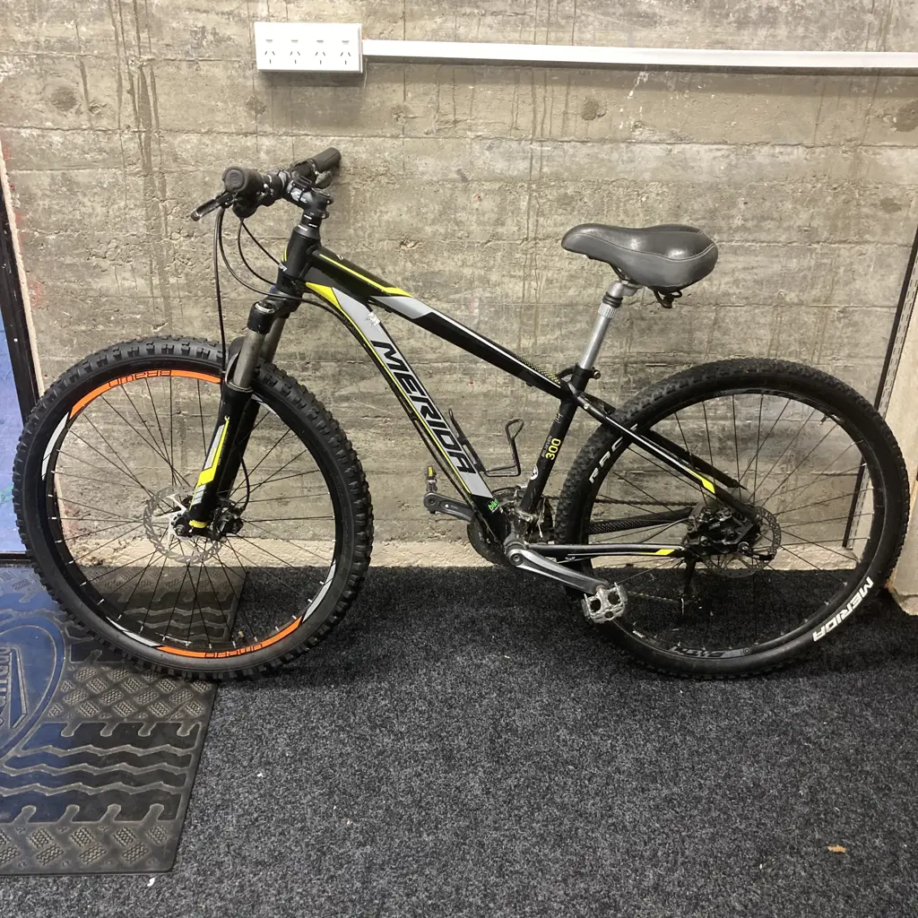 Merida Big Seven 300 Mountain Bike - Black / Grey / Yellow Image 1++