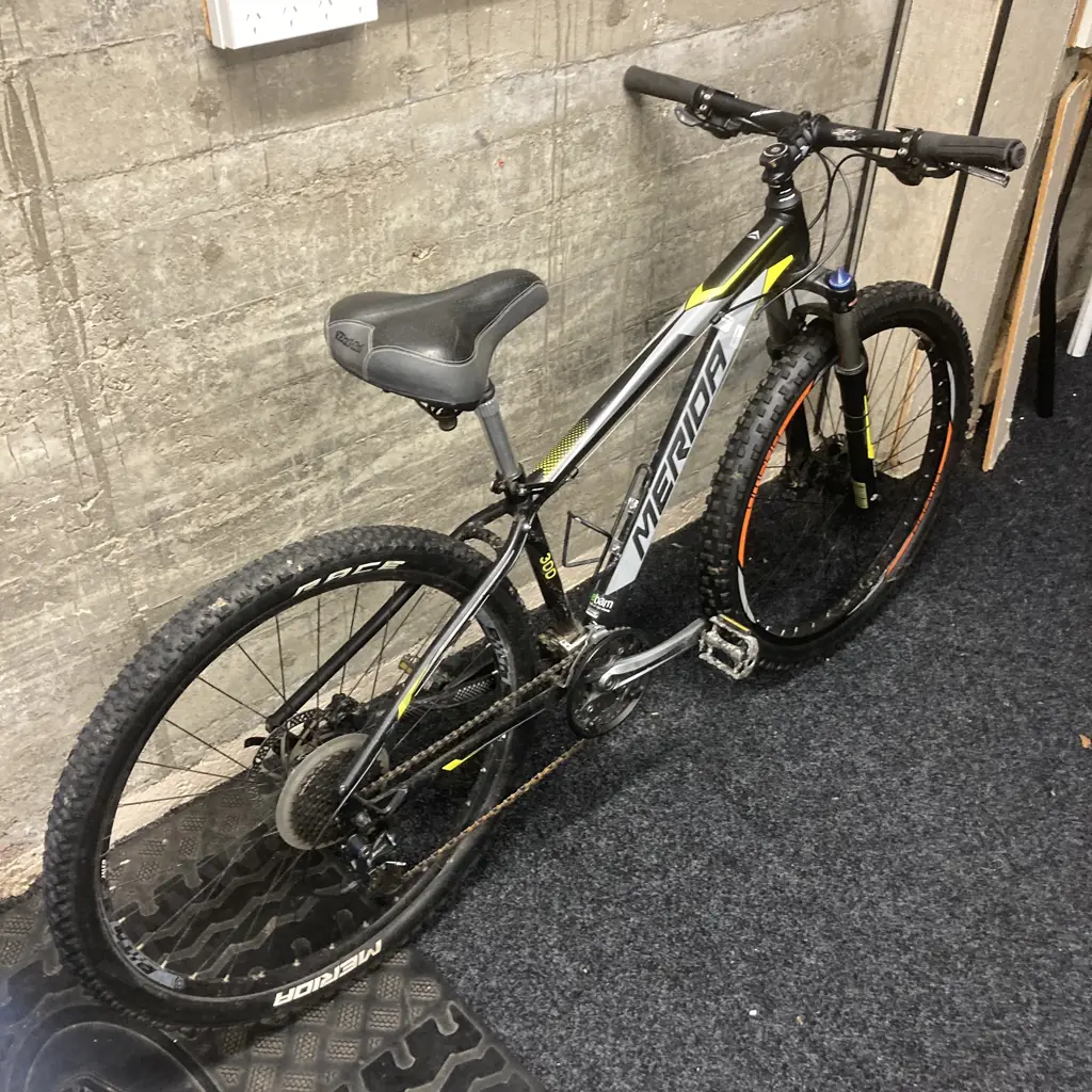 Merida Big Seven 300 Mountain Bike - Black / Grey / Yellow Image 1++