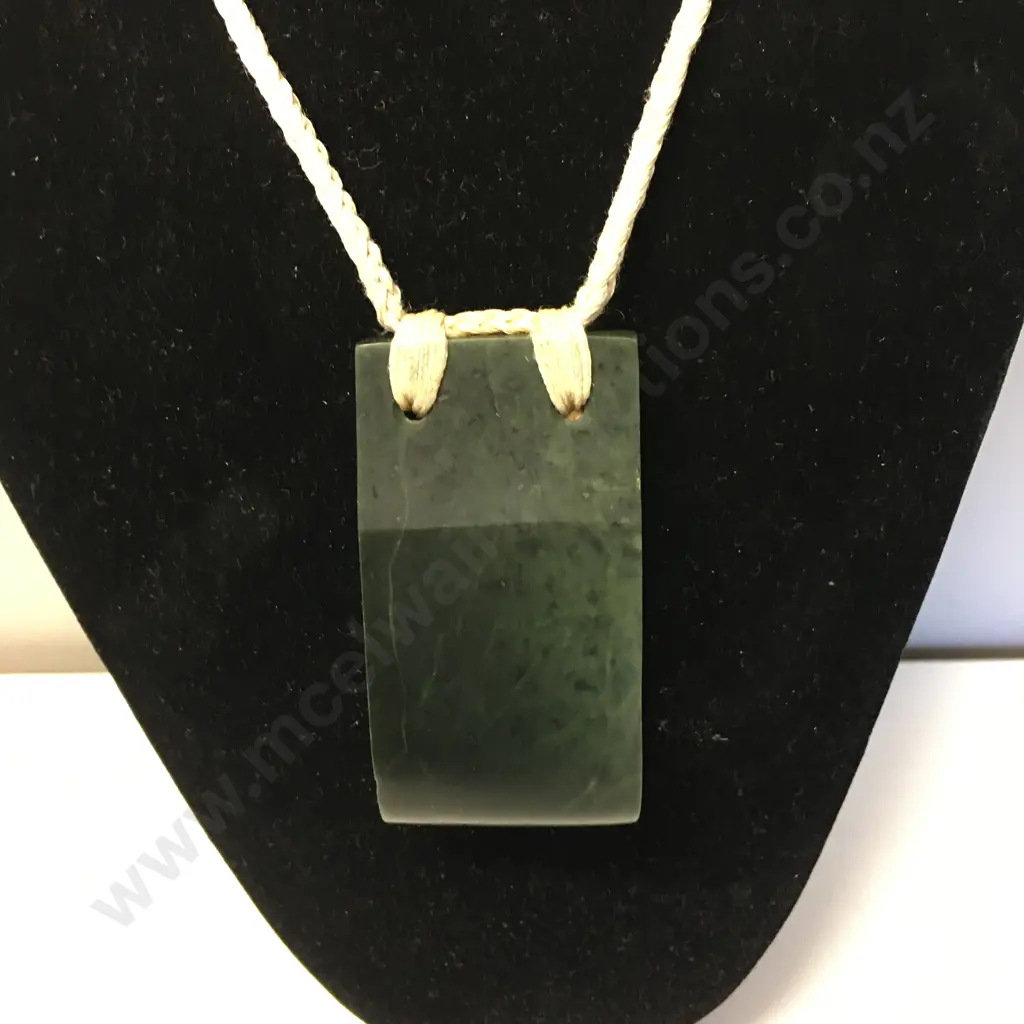 Large Greenstone Necklace, H74 W39 D12mm Image 1++