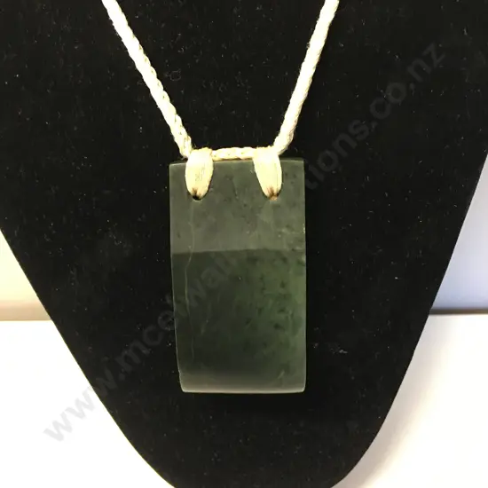 Large Greenstone Necklace, H74 W39 D12mm