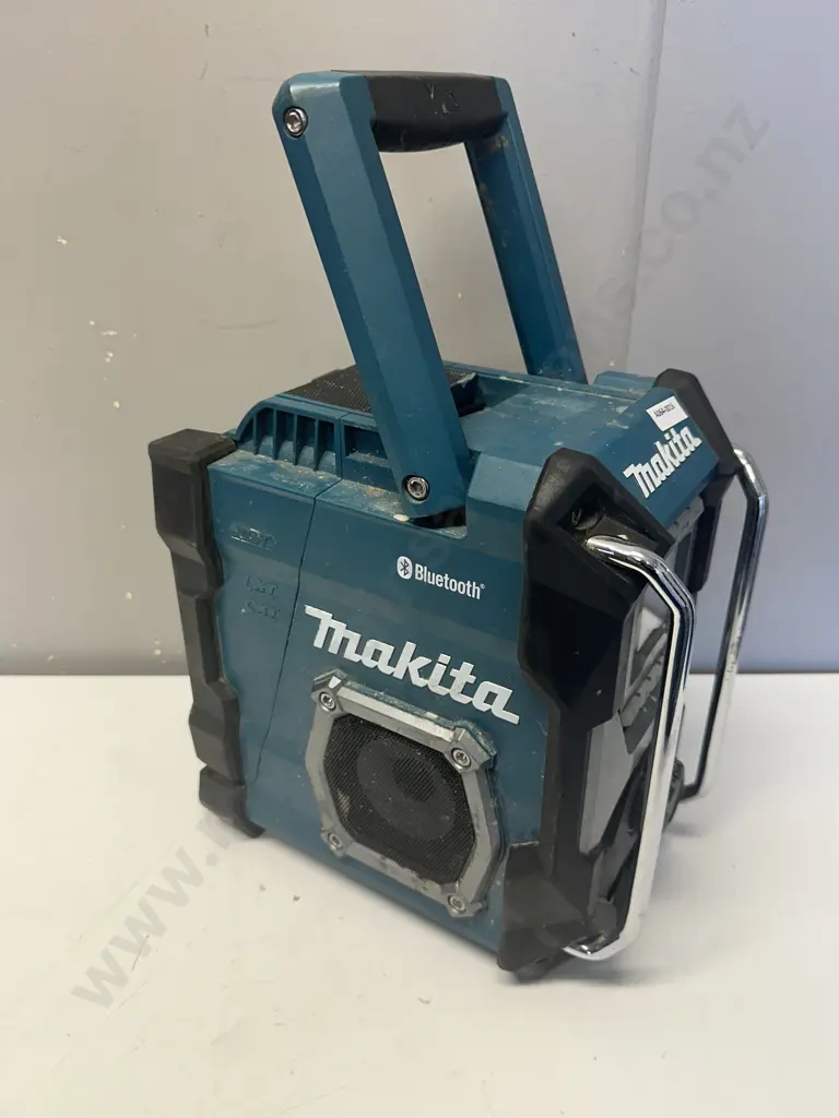 Makita XGT Cordless Radio With Bluetooth, Model MR0029 - Bare Tool Image 1++