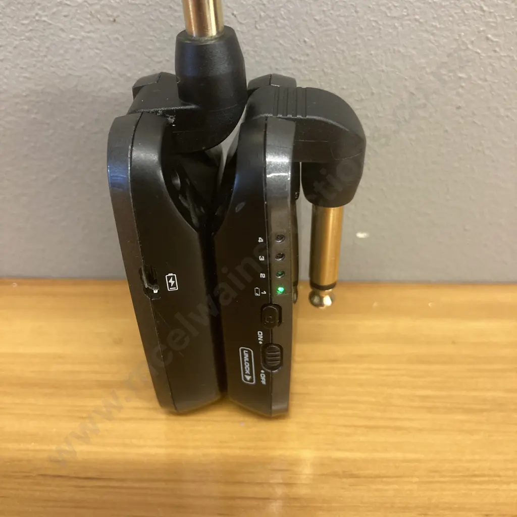 NUX B-2 Plus 2.4GHz Wireless Guitar System Image 1++