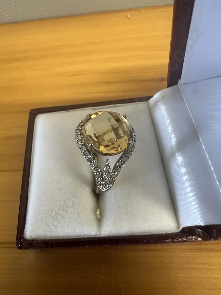 Yellow Citrine And Diamonds 9k Gold Ladies Ring Stamped 375 Image 1++