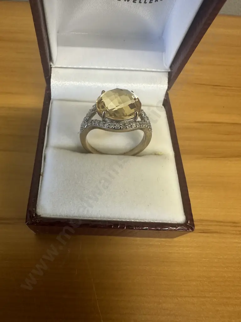 Yellow Citrine And Diamonds 9k Gold Ladies Ring Stamped 375 Image 1++