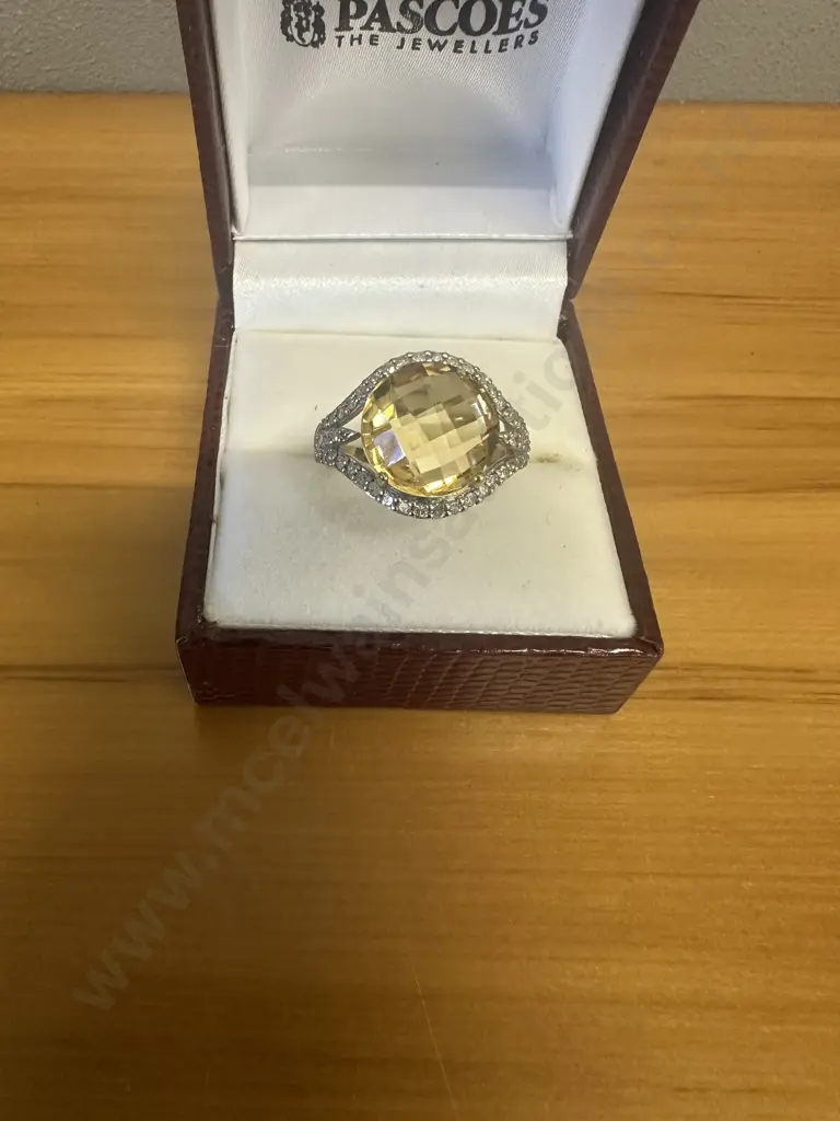 Yellow Citrine And Diamonds 9k Gold Ladies Ring Stamped 375 Image 1++