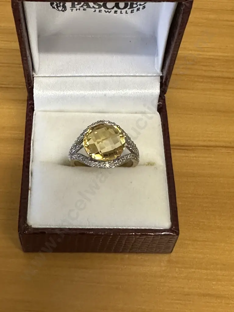 Yellow Citrine And Diamonds 9k Gold Ladies Ring Stamped 375 Image 1++