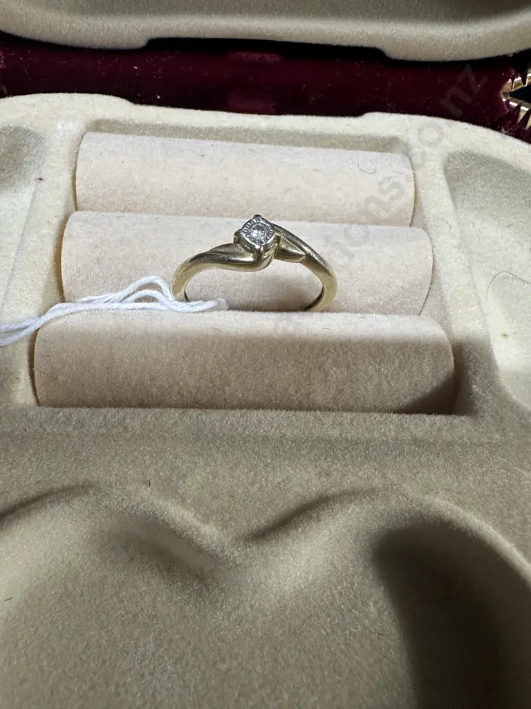 Gold Ring Stamped 10Ct  With Clear Centre Stone Image 1++