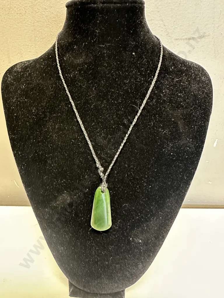 Pounamu Necklace Image 1++
