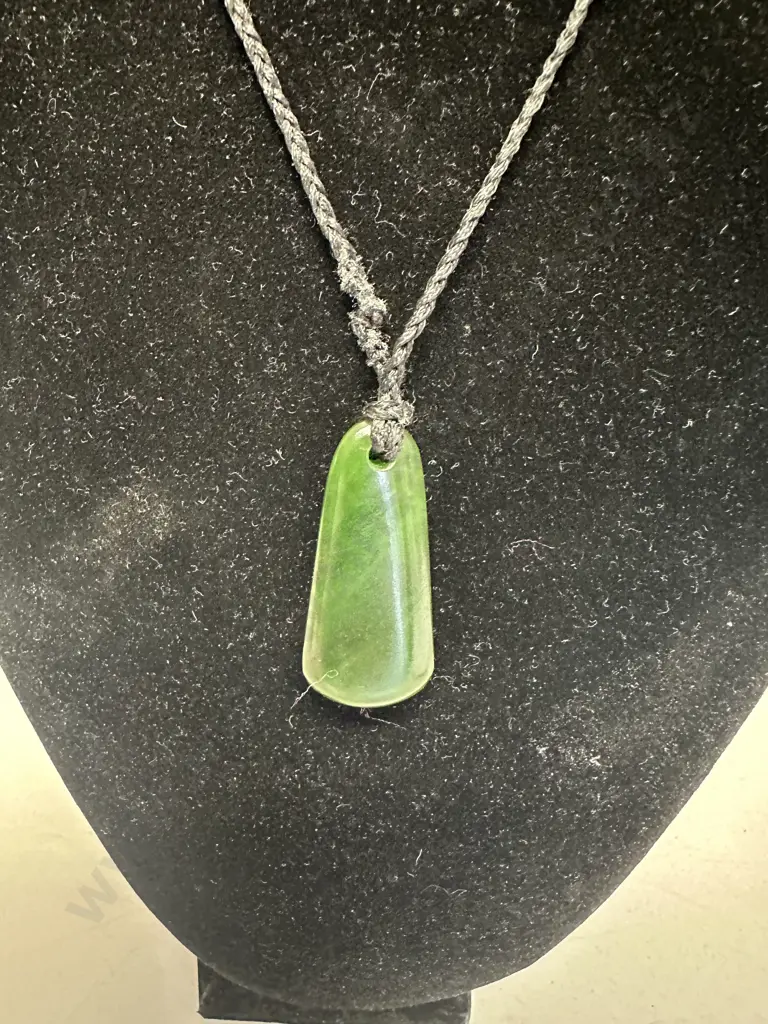 Pounamu Necklace Image 1++