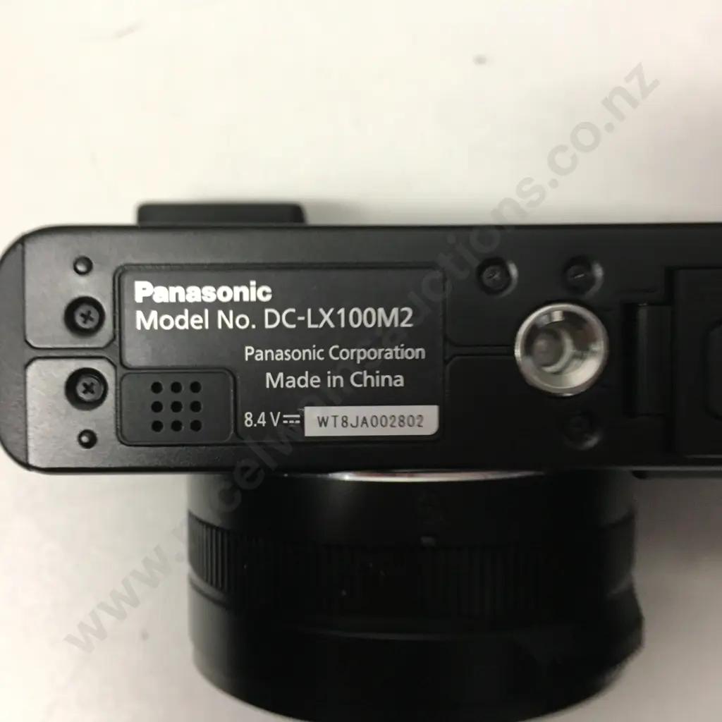 Panasonic LX100II Camera - Model DC-LX100M2 With Leica Lens, Case With Charger & 2 Batteries (Charger Has Foreign Plug) Image 1++