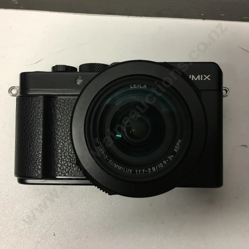Panasonic LX100II Camera - Model DC-LX100M2 With Leica Lens, Case With Charger & 2 Batteries (Charger Has Foreign Plug) Image 1++
