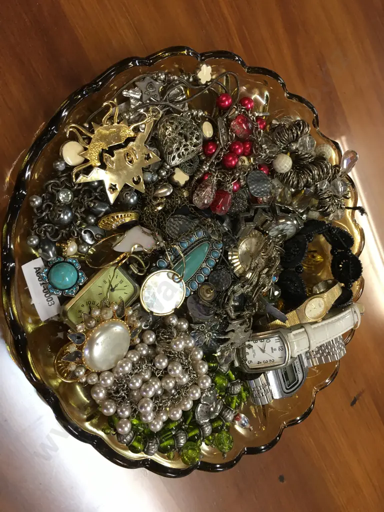 Selection Of Costume Jewellery Items Image 1++
