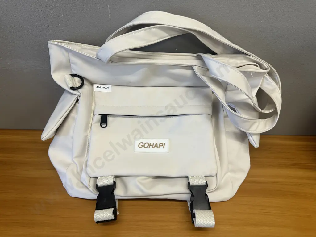 GOHAPI Bag - White Image 1++