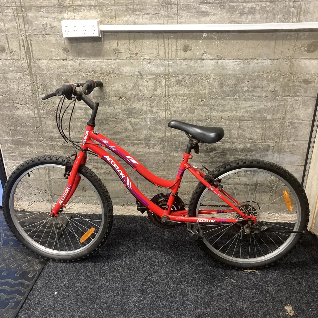 Red Accelor8 Ruby Bicycle Image 1++