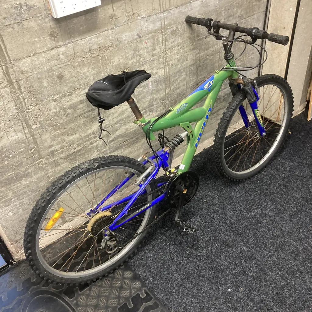 Huffy Branded Green / Blue Bike Image 1++