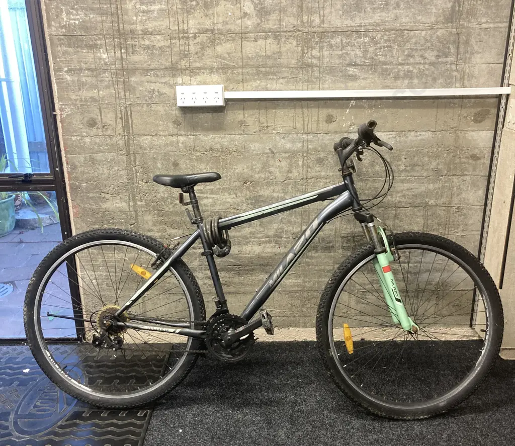 Black Milazo Mountain Bike Image 1++
