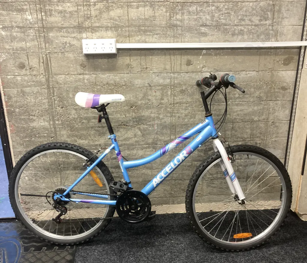 Accelor8 Ladies Bike - Blue / White / Pink Colours Image 1++