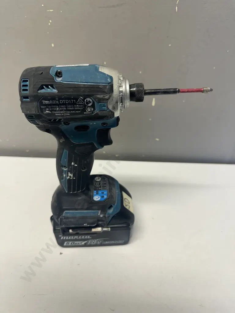 Makita DTD171 Brushless Impact Driver Skin & 5.0Ah Battery Image 1++