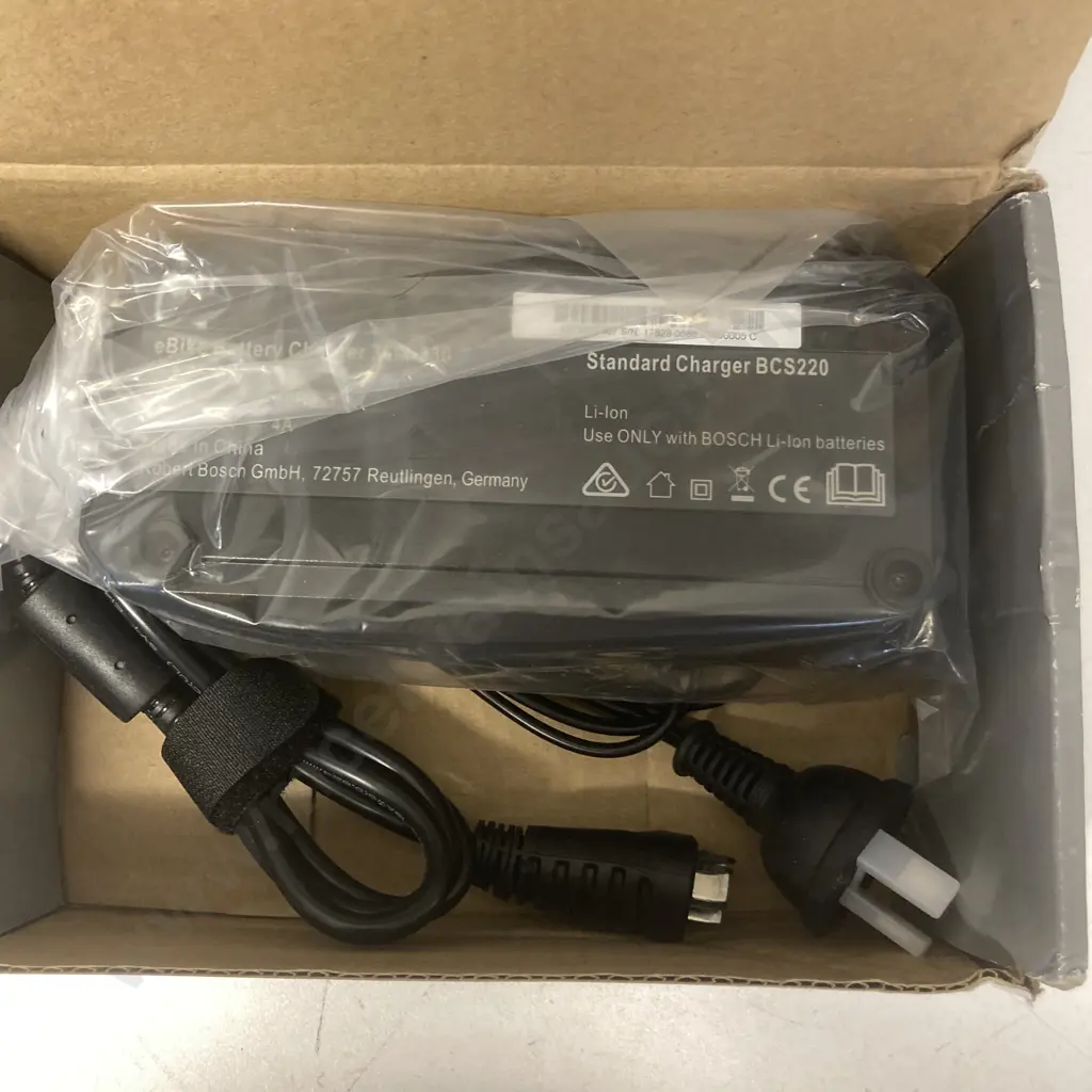 Bosch eBike Systems Standard Charger NEVO TOURING 220-240V Image 1++