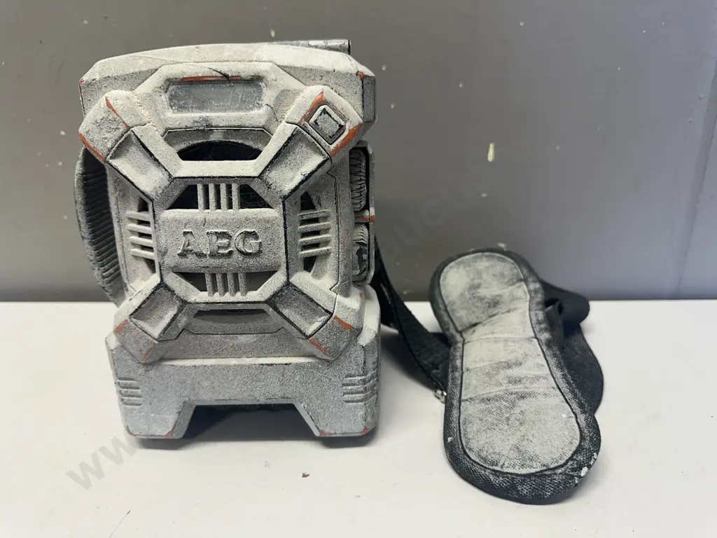 AEG Tradie Radio Skin With 6.0Ah Force Battery Image 1++
