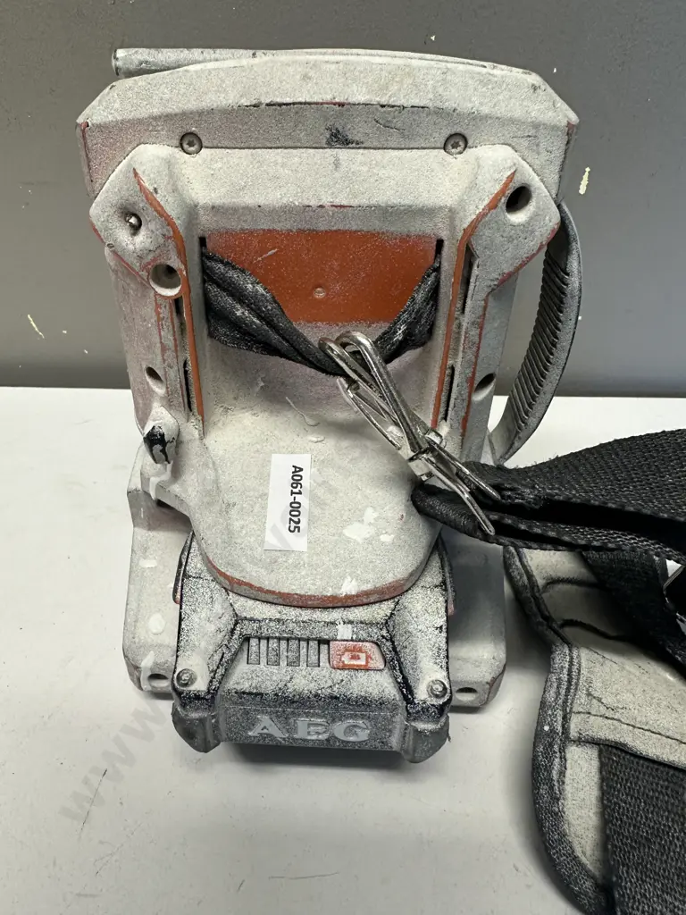 AEG Tradie Radio Skin With 6.0Ah Force Battery Image 1++