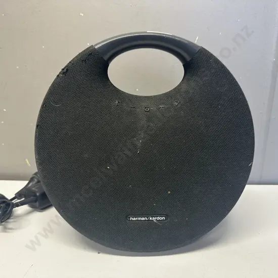 Black Harmon Kardon Speaker - Onyx Studio 6 TL0901