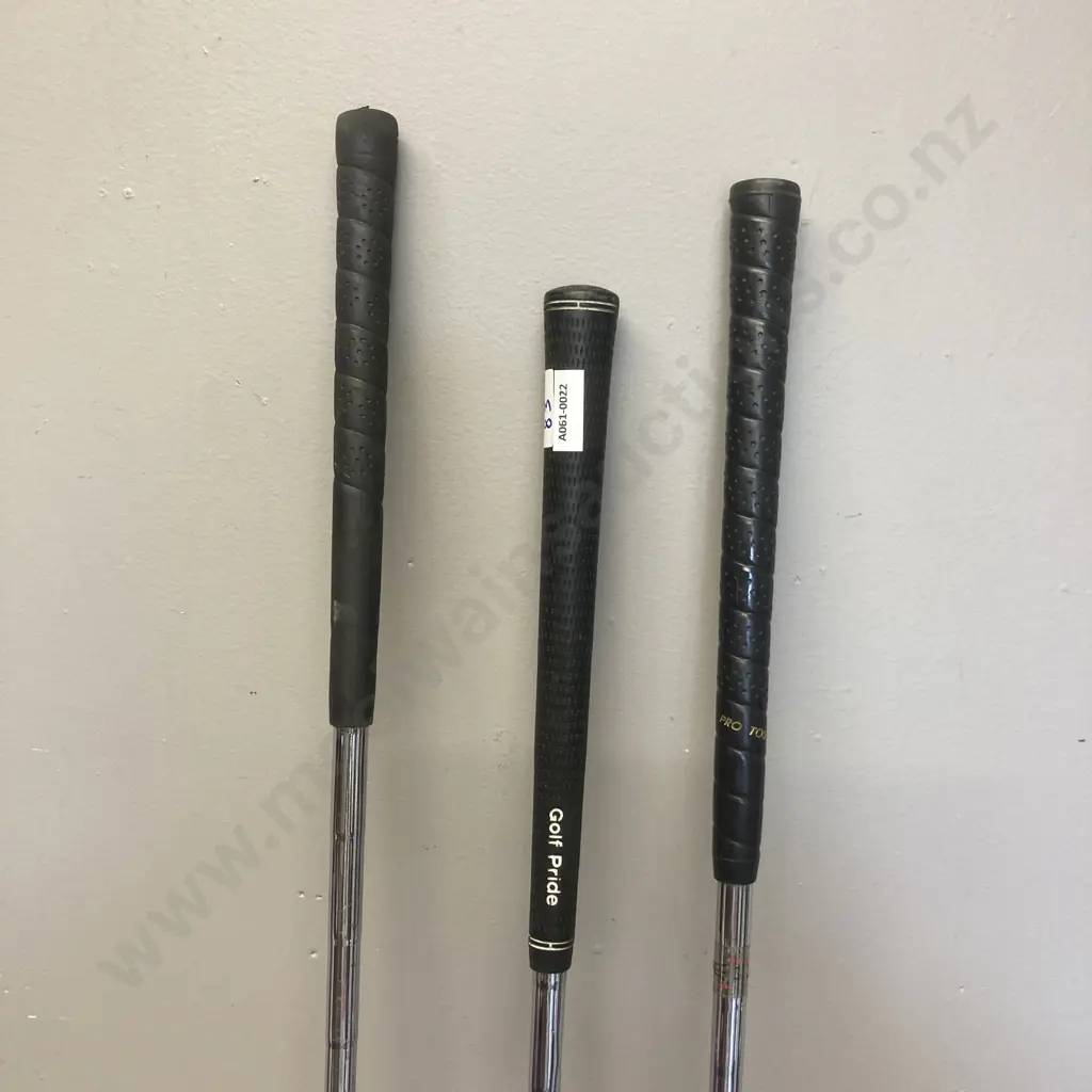 3 Assorted Golf Clubs - True Temper Dynamic Gold, Kings Power 3 Junior Midsize Putter, Pro Tour 3 Club Image 1++
