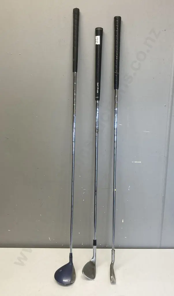 3 Assorted Golf Clubs - True Temper Dynamic Gold, Kings Power 3 Junior Midsize Putter, Pro Tour 3 Club Image 1++