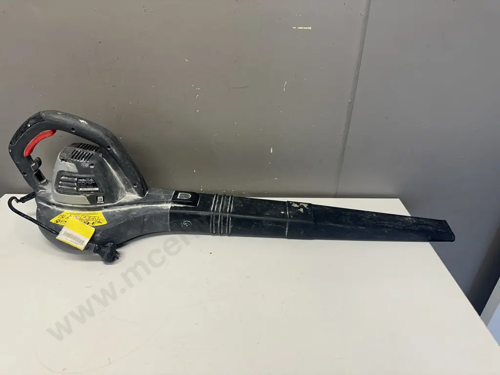 Ozito Brand Electric Blower BLW-1800 Image 1++