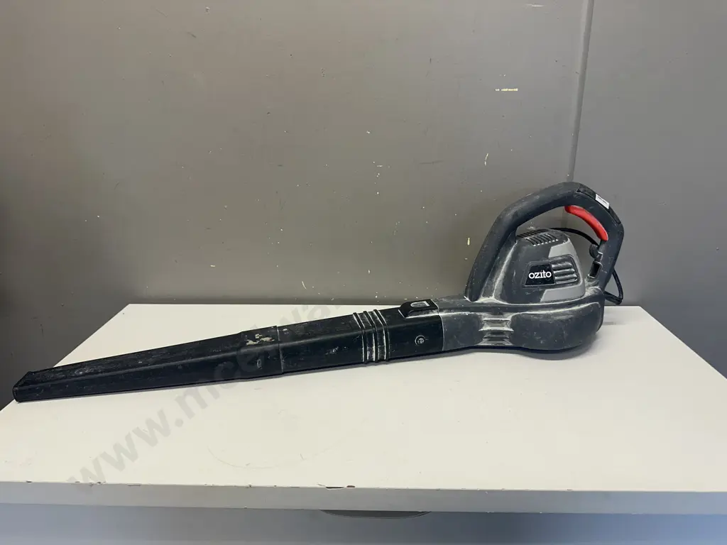 Ozito Brand Electric Blower BLW-1800 Image 1++