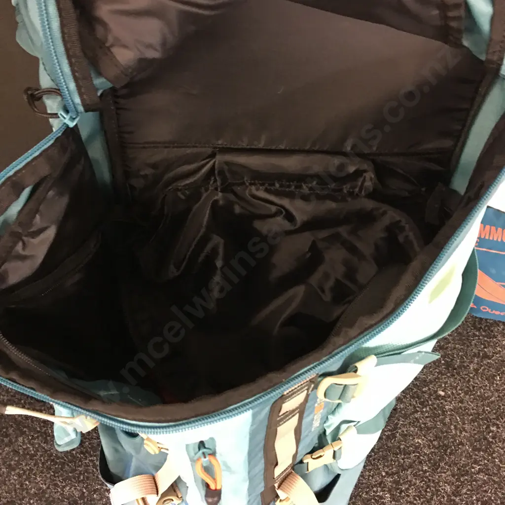 Quechua Teal Green Trekking Easyfil Backpack With Hammock Image 1++