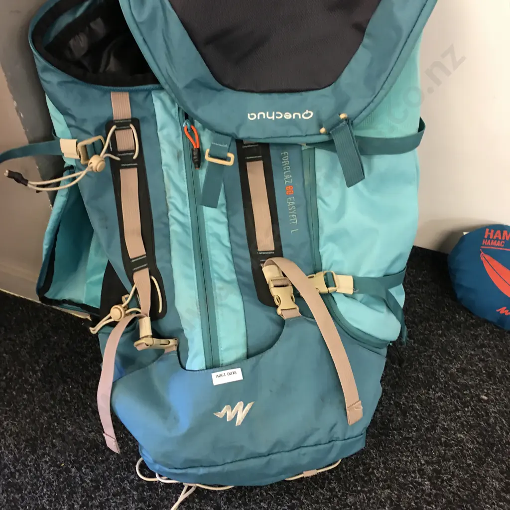 Quechua Teal Green Trekking Easyfil Backpack With Hammock Image 1++