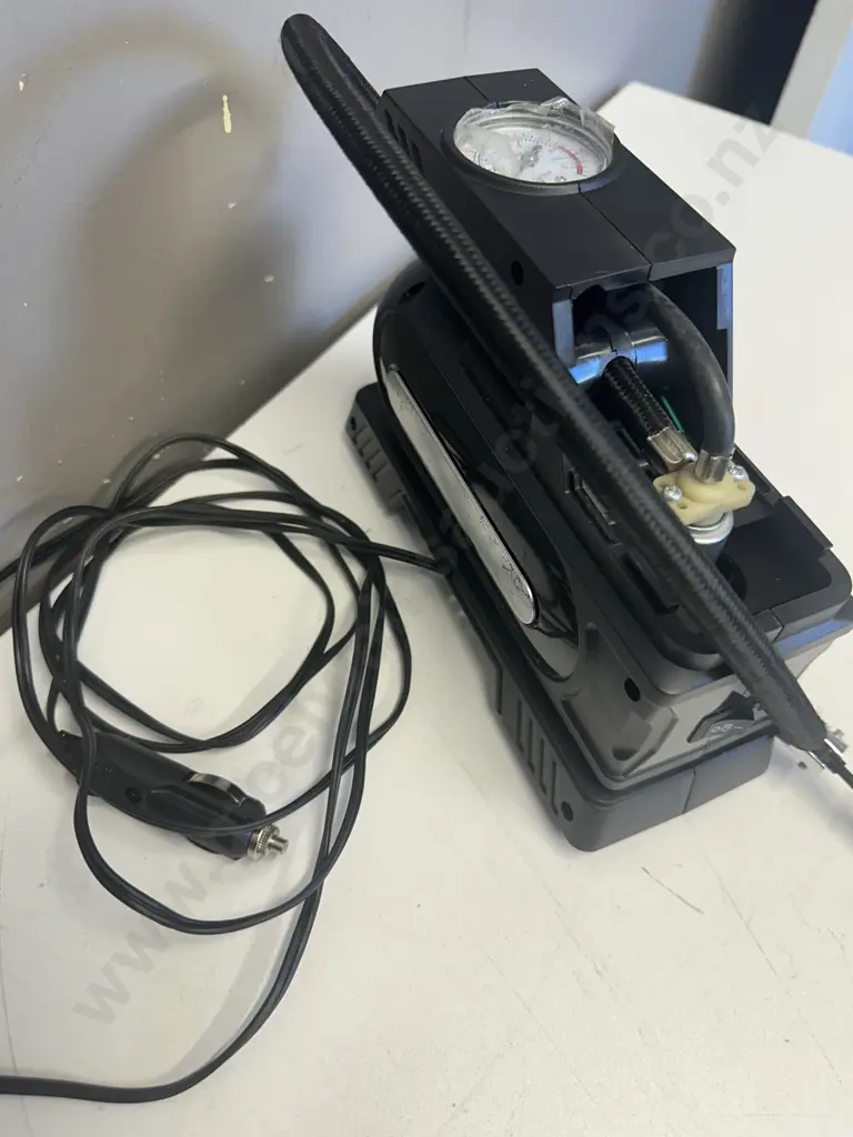 Tyre Air Pump Image 1++
