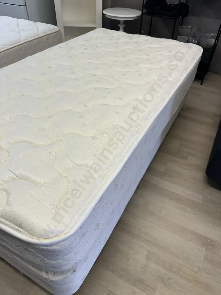 Sleepyhead Light Support Supreme King Single Mattress & Base Image 1++