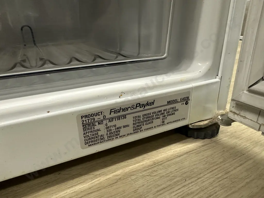 Fisher & Paykel E402B Active Smart Fridge Freezer, Serial #AlF118136 Image 1++