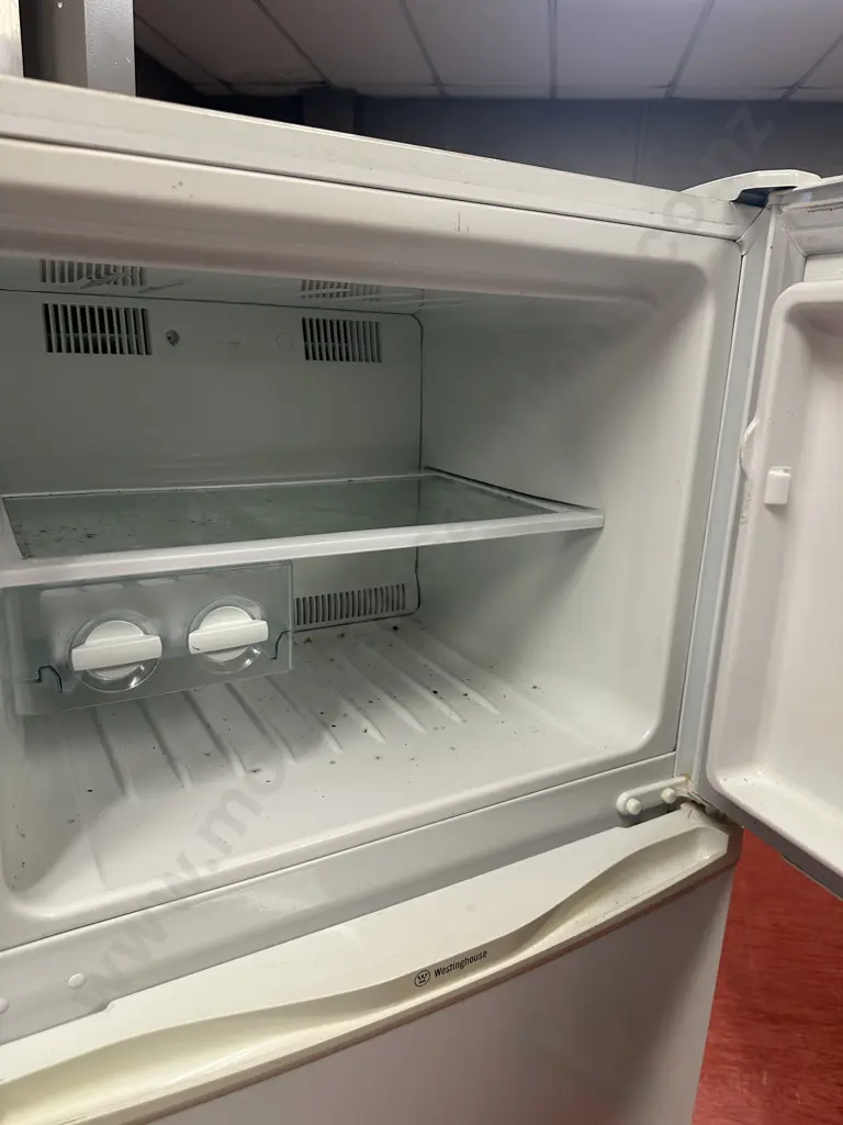 Westinghouse 280 Litre Fridge Freezer Model WTM2800WB Image 1++