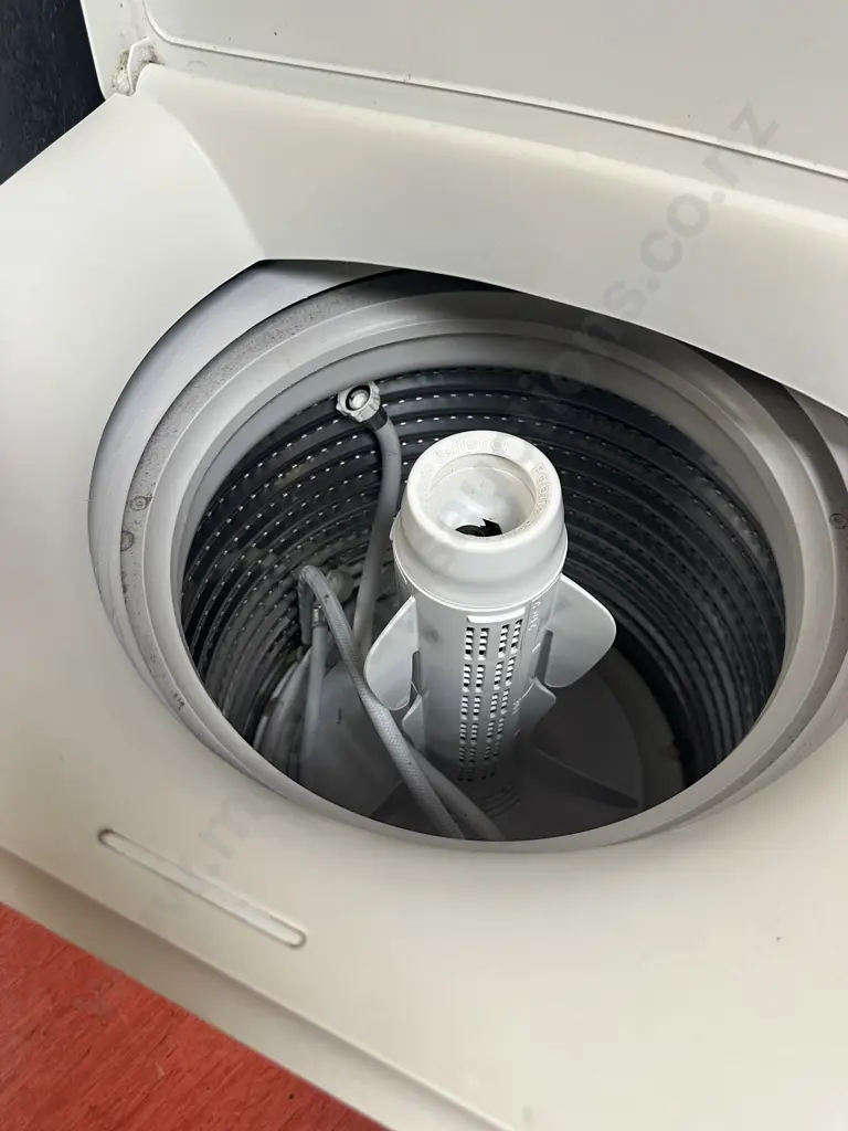 Fisher & Paykel MW511 Top Load Washing Machine, Serial #UHN540757 Image 1++