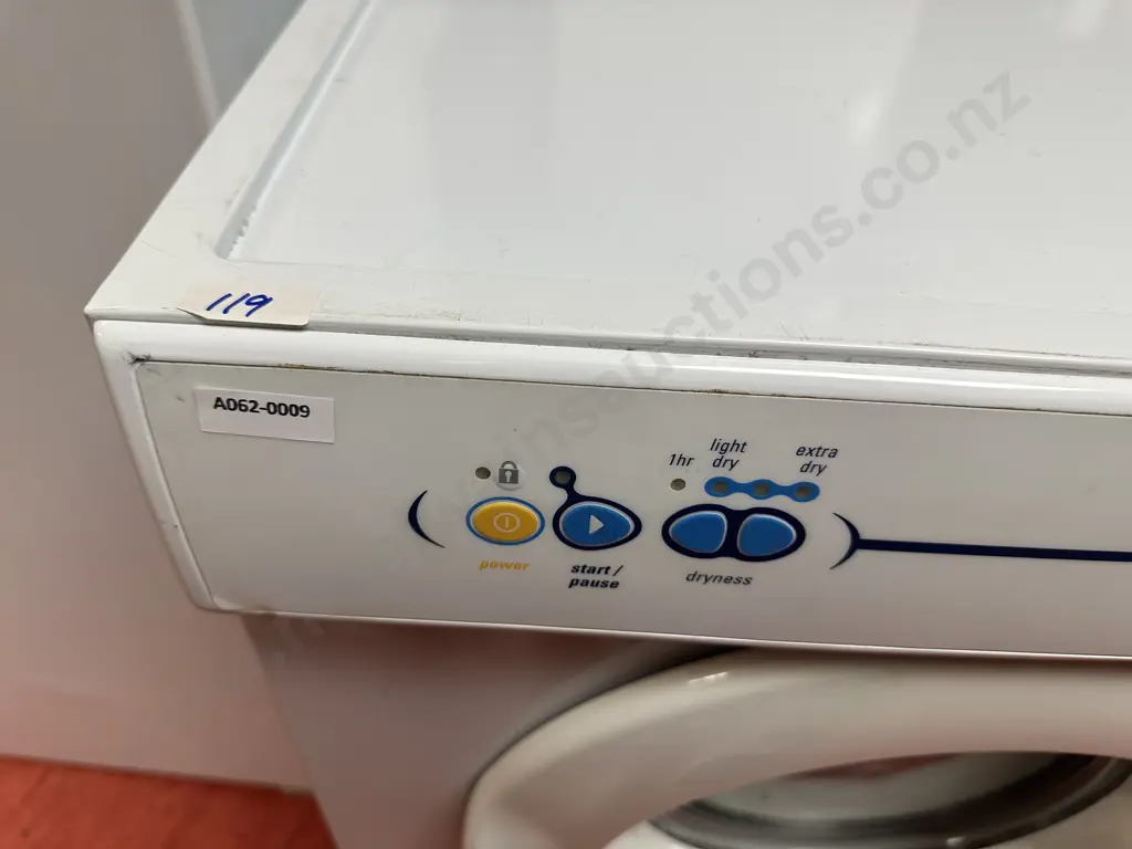 Fisher & Paykel Auto Sensing ED55 Clothes Dryer, Serial #DEL140593 Image 1++