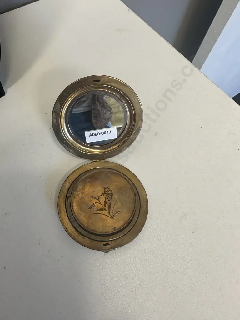 Vintage K24 Japanese Damascene Mirrored Powder Compact. Black With Gold Etched Mt Fuji Scene Image 1++