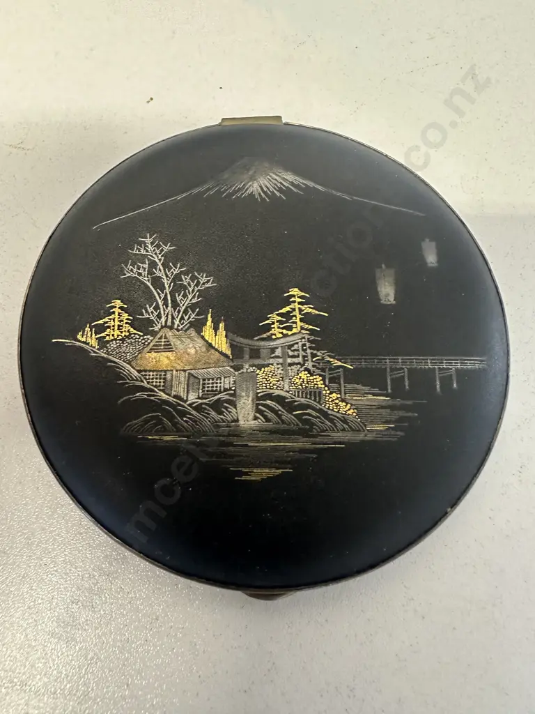 Vintage K24 Japanese Damascene Mirrored Powder Compact. Black With Gold Etched Mt Fuji Scene Image 1++