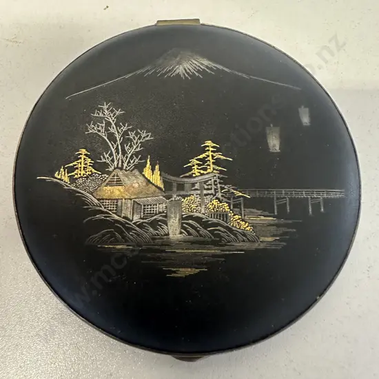 Vintage K24 Japanese Damascene Mirrored Powder Compact. Black With Gold Etched Mt Fuji Scene