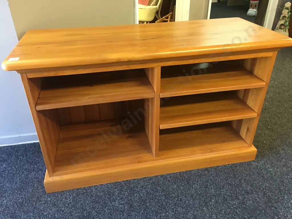 Robert Grice Rimu Shelf Unit With 3 Adjustable Shelves. H63 W108 D43cm Image 1++