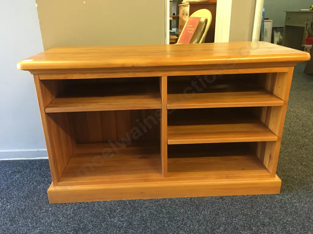 Robert Grice Rimu Shelf Unit With 3 Adjustable Shelves. H63 W108 D43cm Image 1++