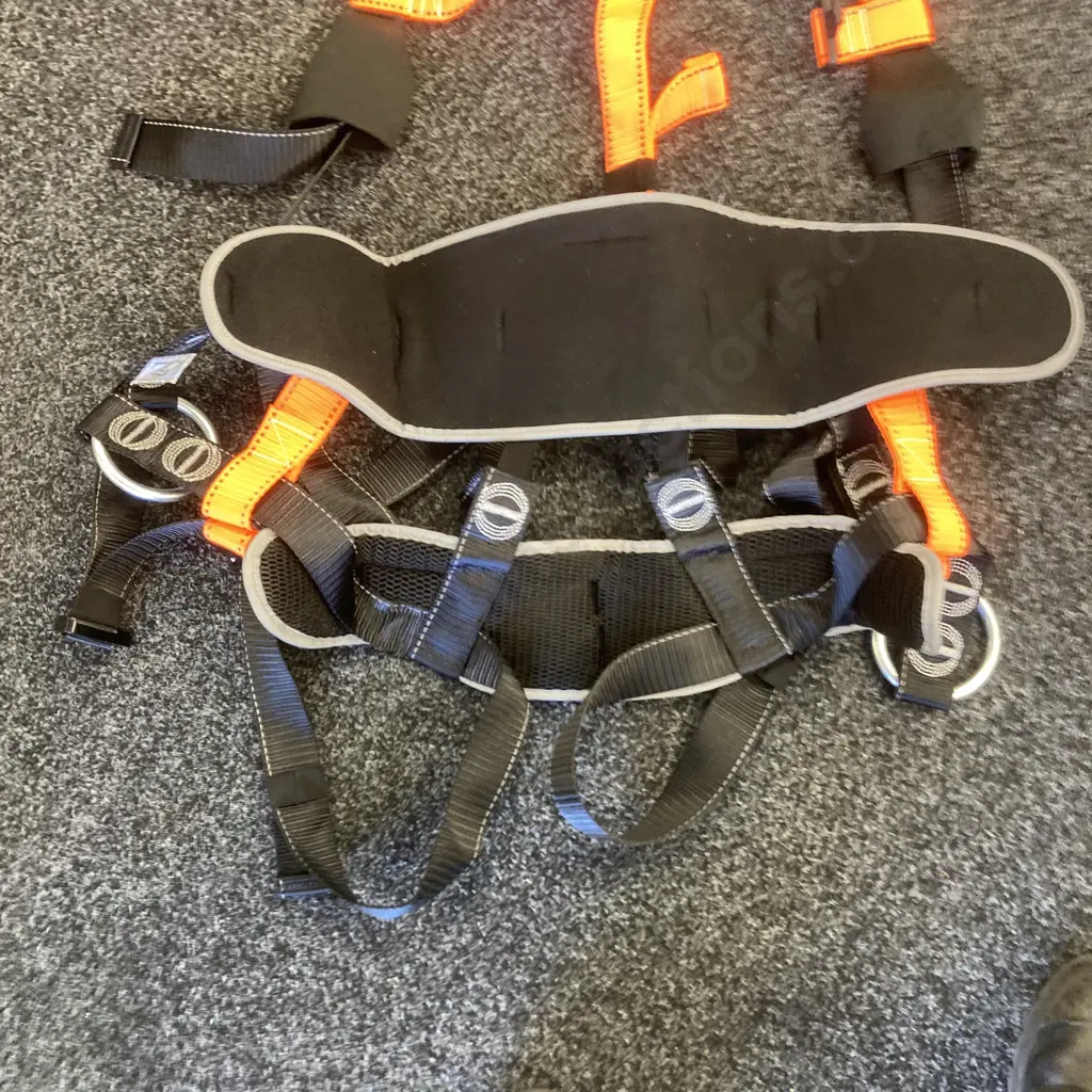 Ling Height Safety Harness (Tag LTK-1120 Exp 04-09-22) Image 1++